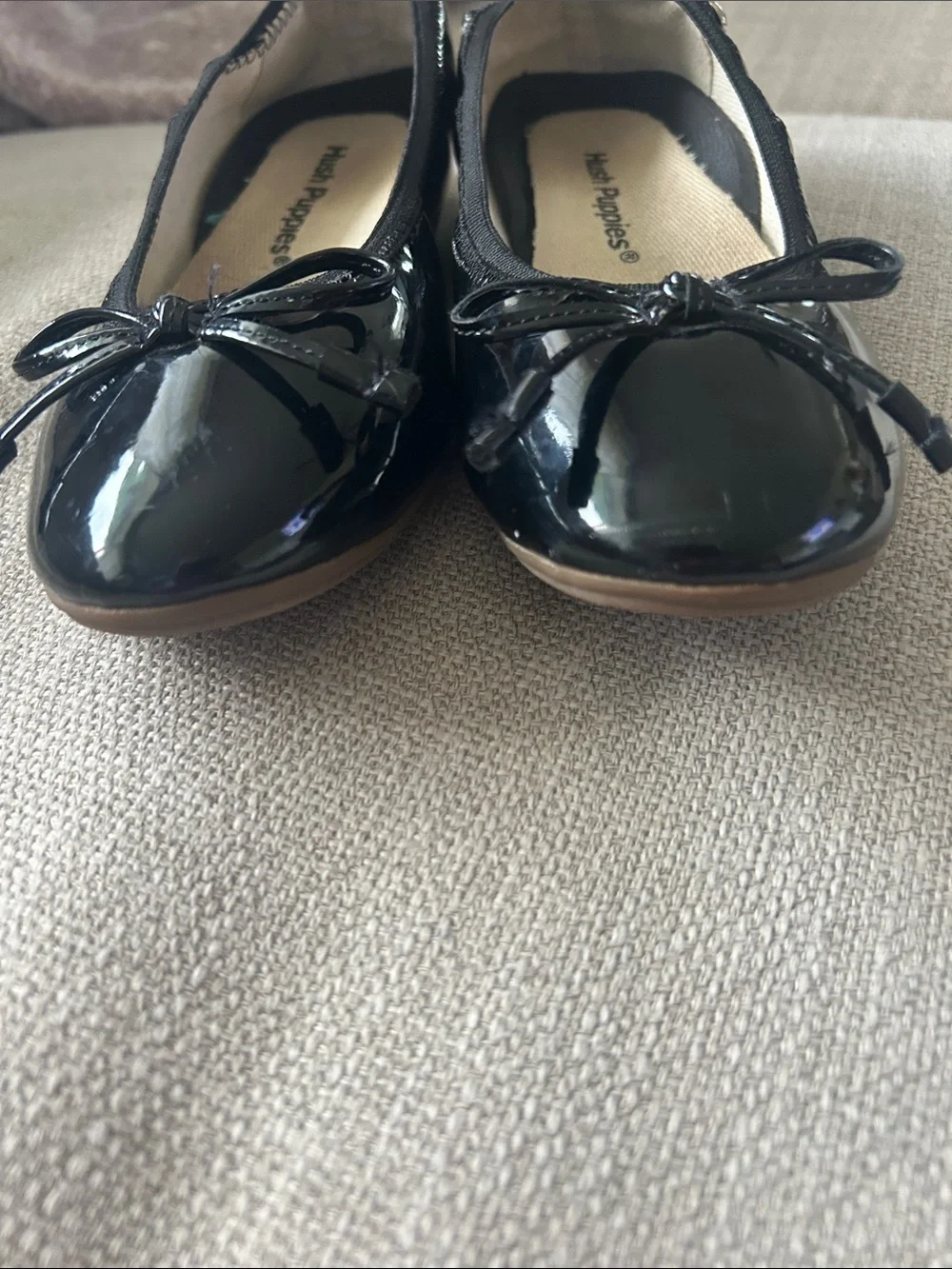 Hush Puppies Black Patent Ballet Flats with Bow Accent size 2